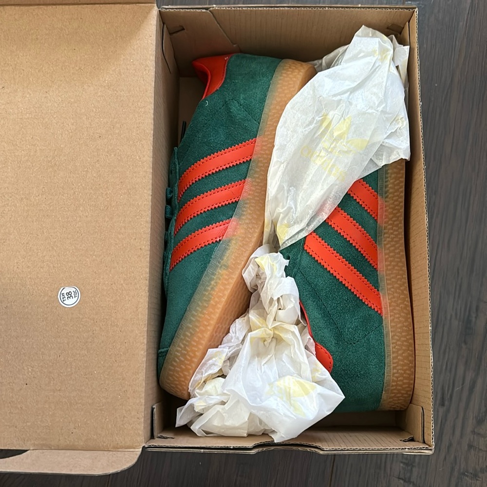 Adidas gazelle trainers. NIB